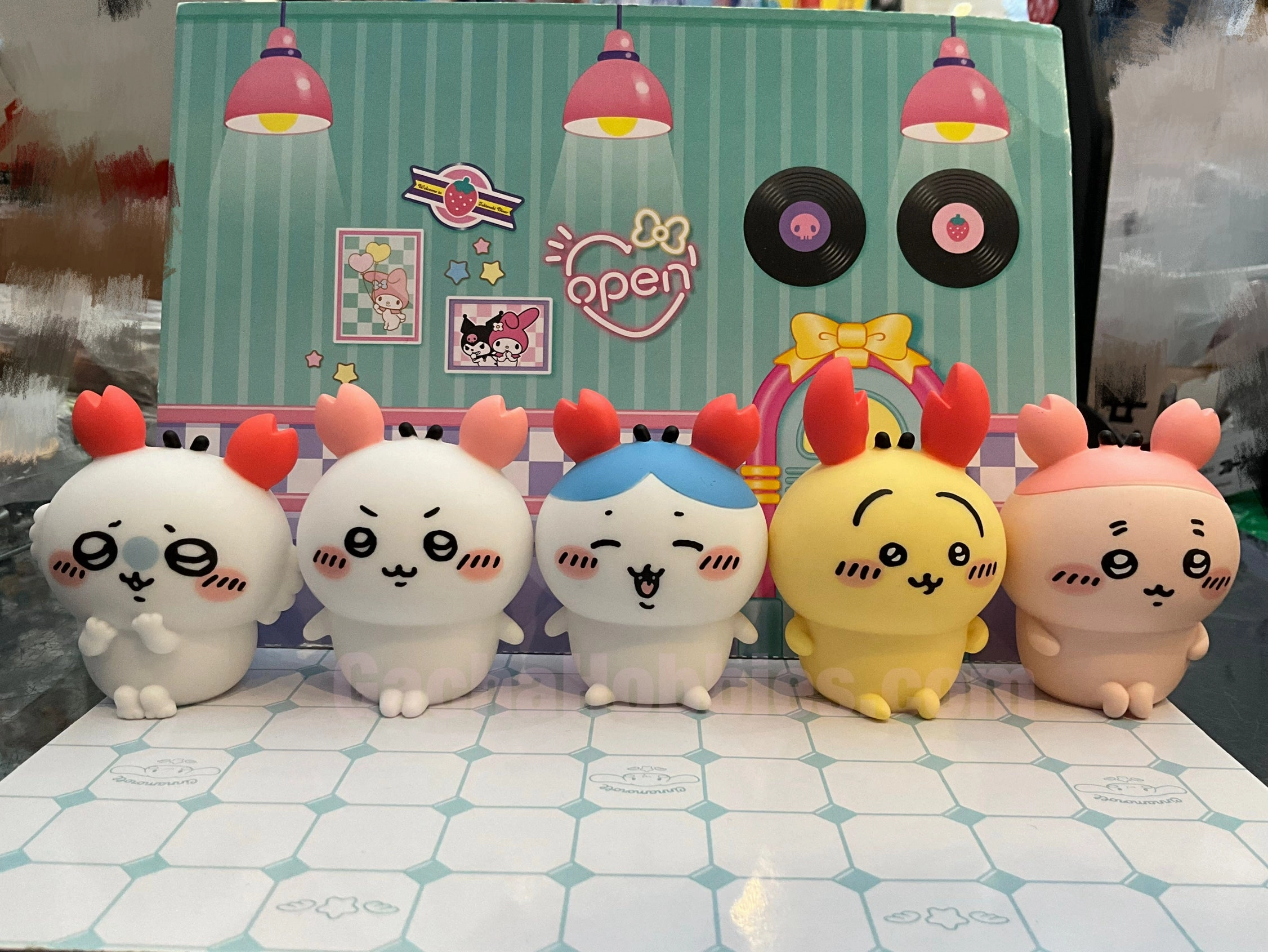 Collecting Community Chiikawa and Friends Crab Headband Vinyl Figure 6 Pieces Set (In-stock)