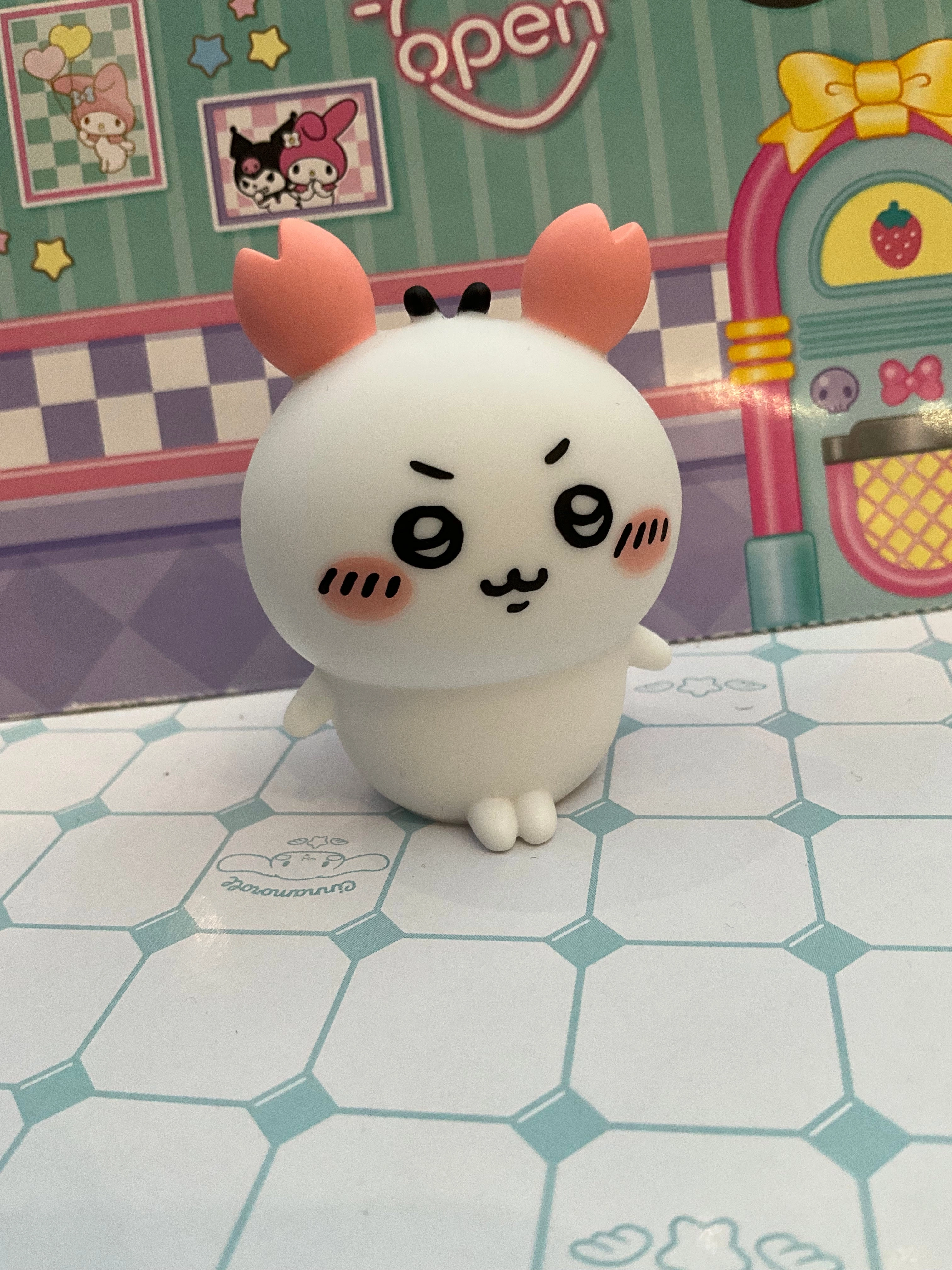 Chiikawa and Friends Crab Headband Vinyl Figure 6 Pieces Set (In-stock) Regional Specialty Chibi Display