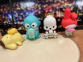 Small Posture Small Set Sanrio Characters Hold Plush Figure 4 Piece Set (In-stock)