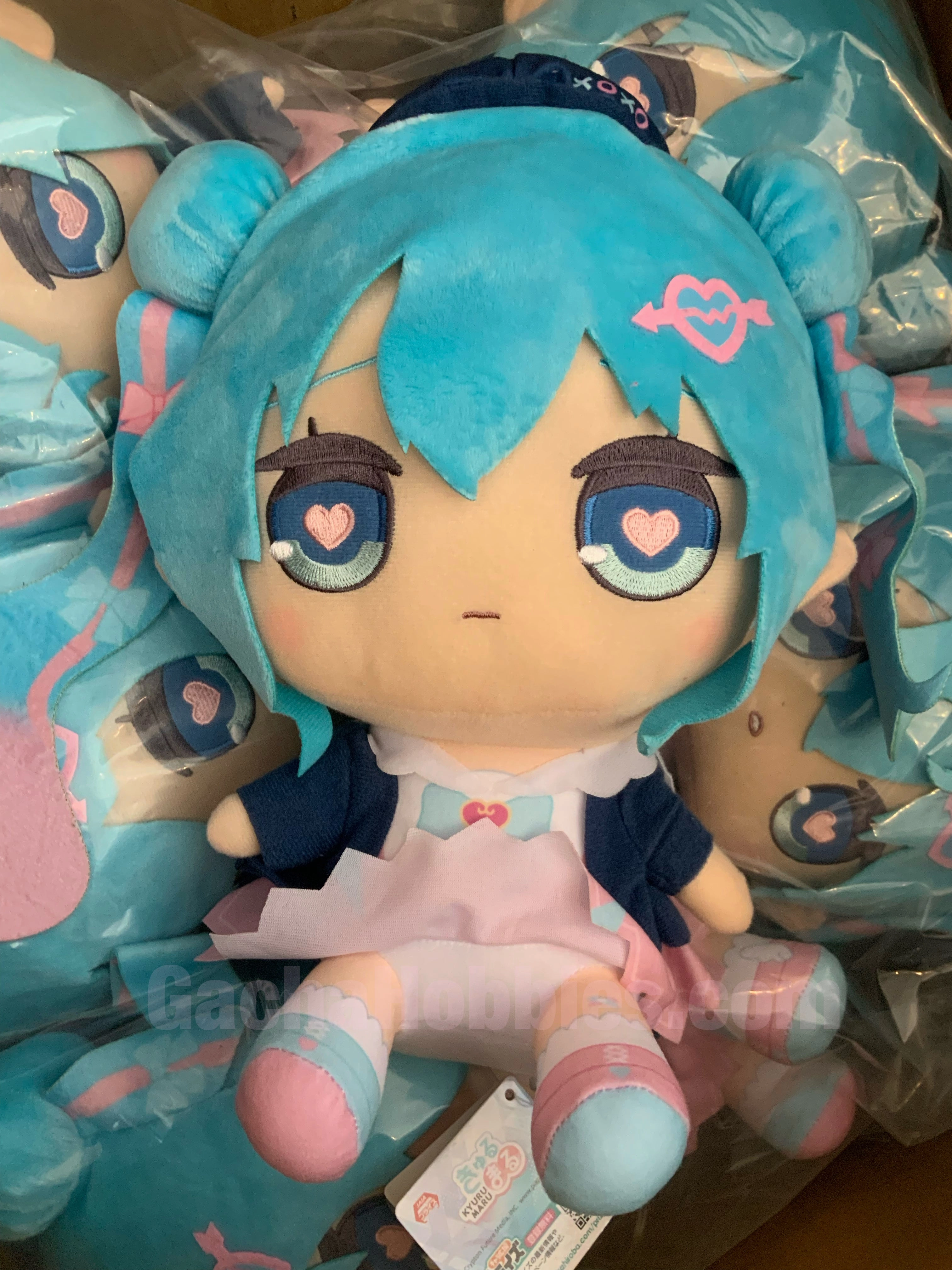 FuRyu Hatsune Miku KYURU MARU Sailor Suit in Love Medium Plush Type B (In-stock) Lightweight Build