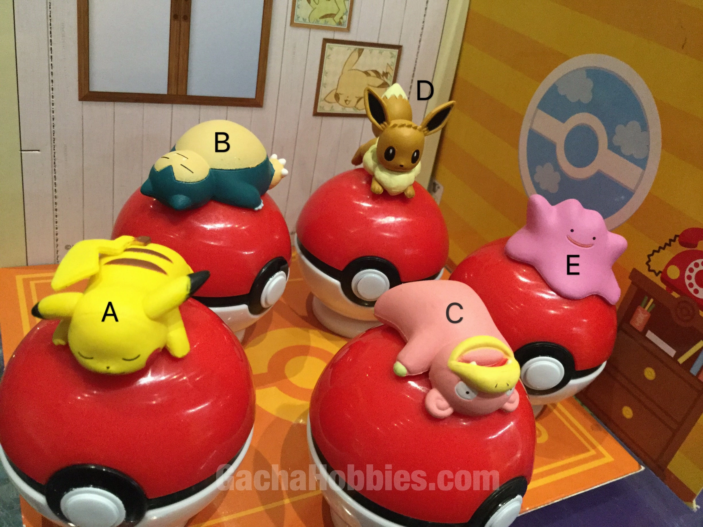 Action Art Gashapon Pokemon with Pokeball Stand Figure Set (In Stock)