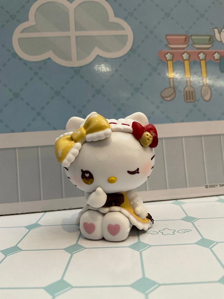 Static Pose Hello Kitty 50th Anniversary Dolly Mix Small Figure 4 Pieces Set (In-stock)