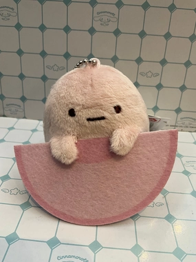 Segment Leader Sumikko Gurashi Tapoica with Peach Small Plush Keychain (In-stock)