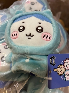 Small Individual Gadget Worker JAIA Chiikawa and Friends Pajama Party Hachiware Small Plush Finger Puppet Keychain (In-stock)