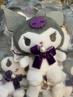 Natural Posture Vintage Style Sanrio Kuromi Dark Purple Velvet Ribbon Small Plush Keychain (In-stock)
