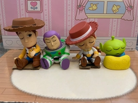 Gift wrapping Anime Showcase Disney Characters Toy Story and Friends Sleeping on Shoulder Figure 4 Pieces Set (In-stock)