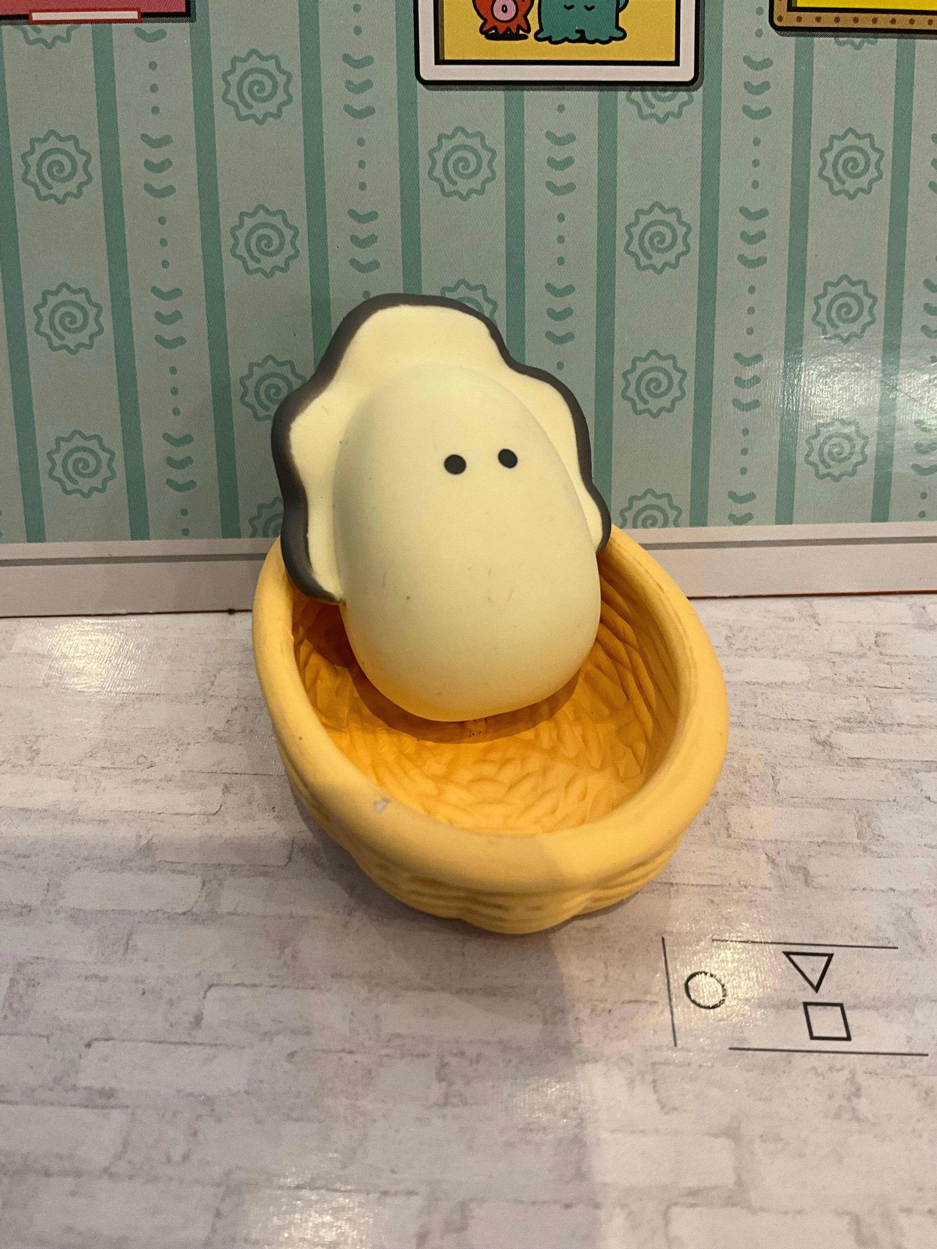 Plastic Statue YELL Round Eyes Baby Oysters Small Figure 5 Pieces Set (In-stock)