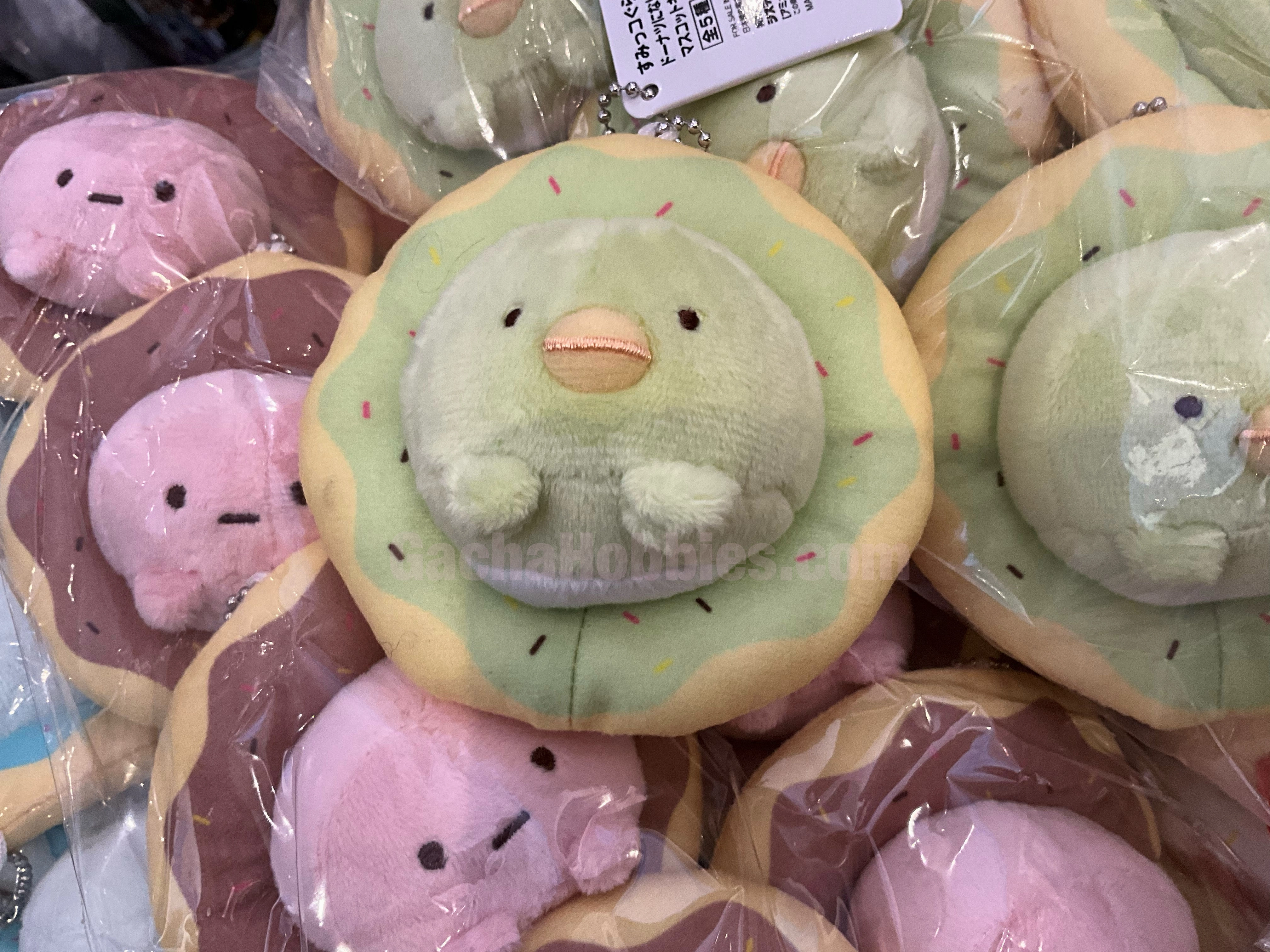 Little Outfit Thunderstorm Drama Sumikko Gurashi Chubby Penguin Stuck In Donut Small Plush Keychain (In-stock)