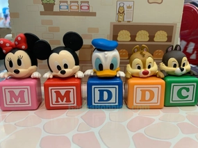 Premium Art Coffee Table Pentanco Friends Disney Characters Phone Plug Figure 5 Pieces Set (In-stock)