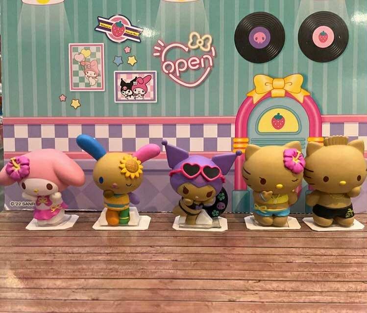 Action Item Sanrio Characters Summer Beach Days Small Figure 5 Pieces Set (In-stock)