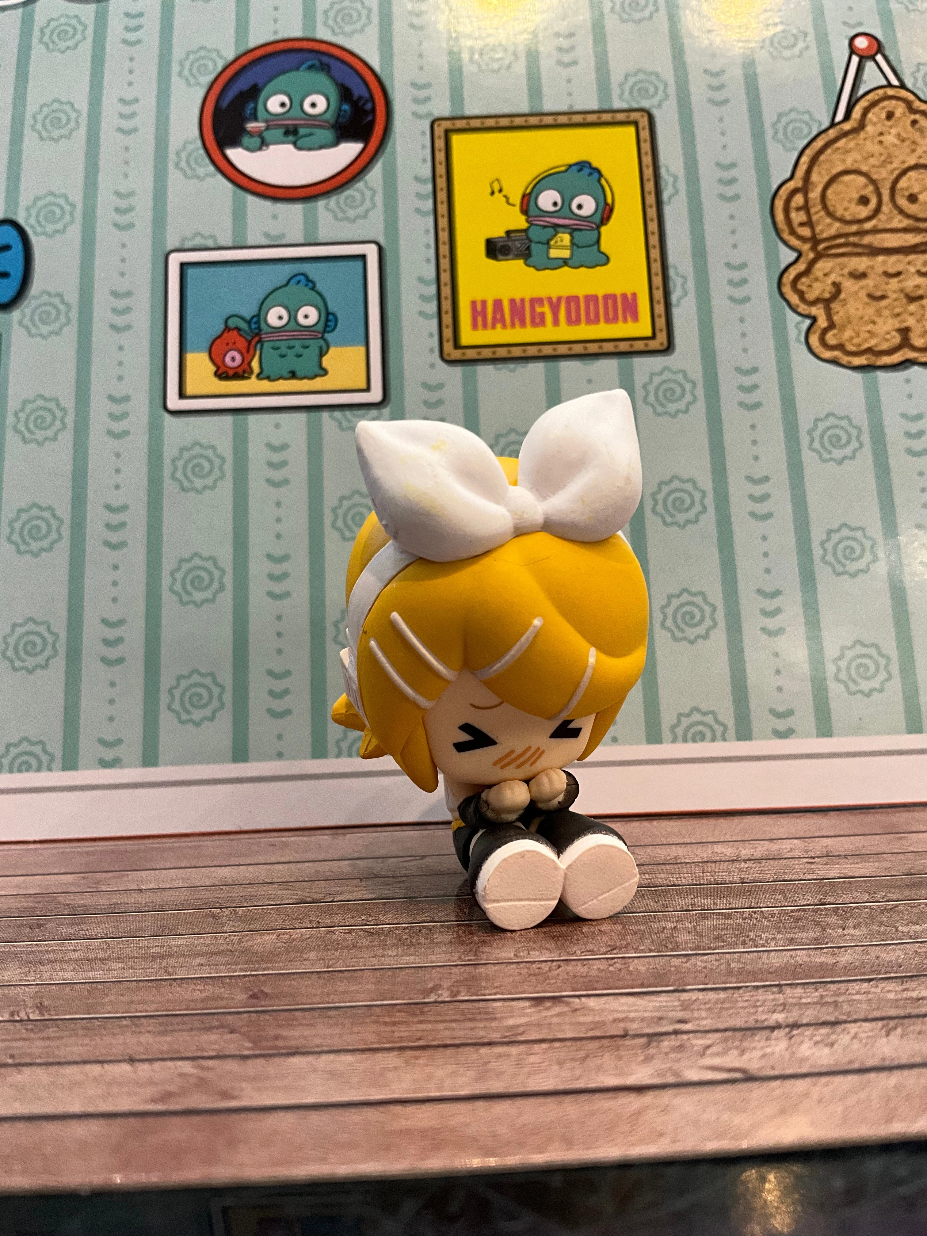 Vocaloid Hatsune Miku and Friends Slipped on the Ground Small Figure 4 Pieces Set (In-stock) Collectible Sculpture Rubber Toy