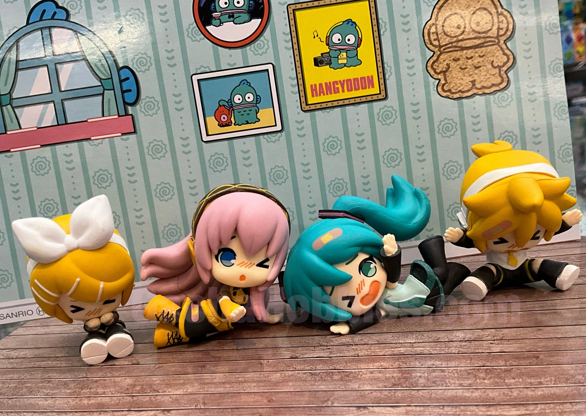 Vocaloid Hatsune Miku and Friends Slipped on the Ground Small Figure 4 Pieces Set (In-stock) Small Sculpture