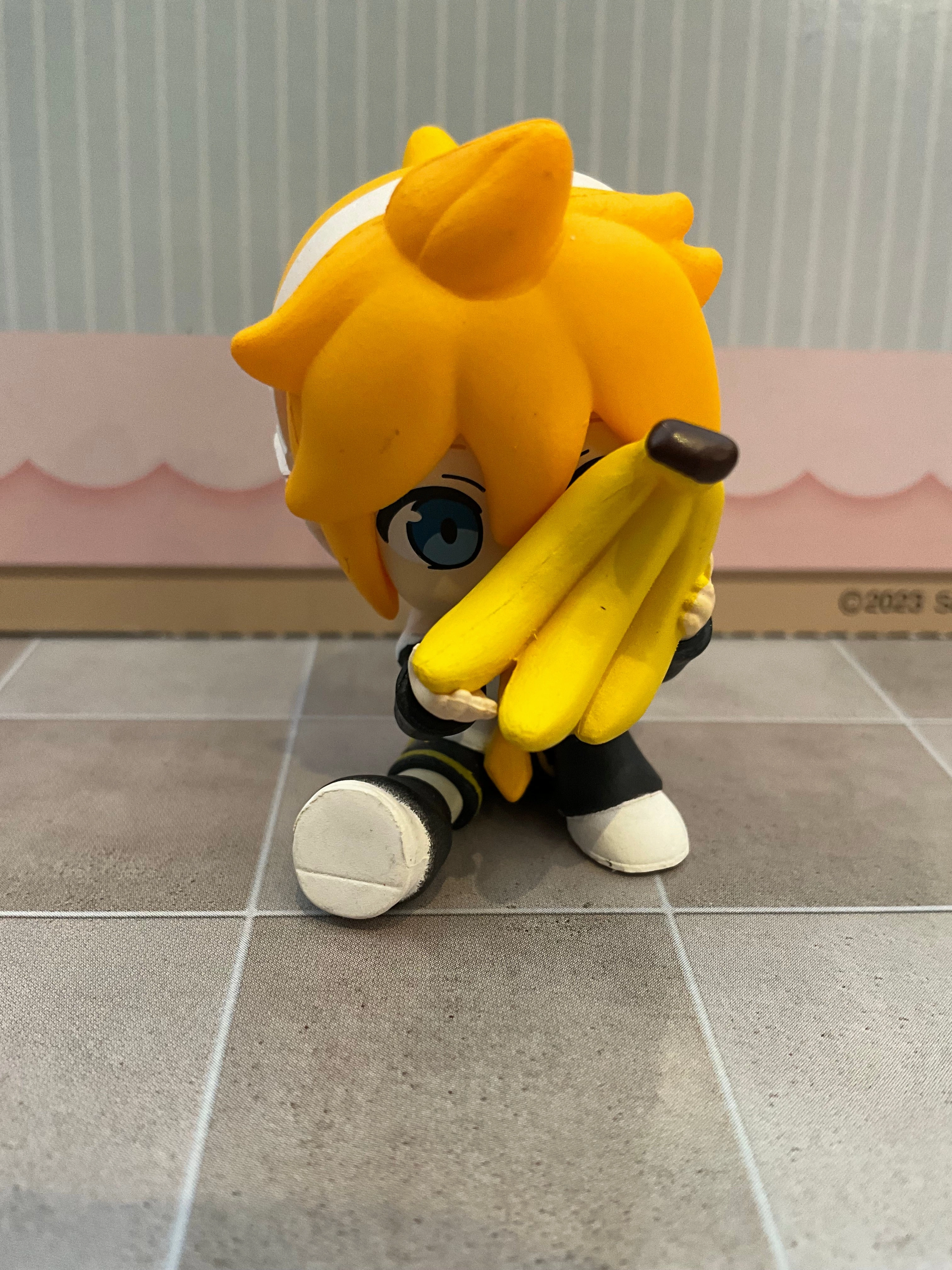 Vocaloid Hatsune Miku Hide and Seek Figure 4 Pieces Set (In-stock) Viking Statue